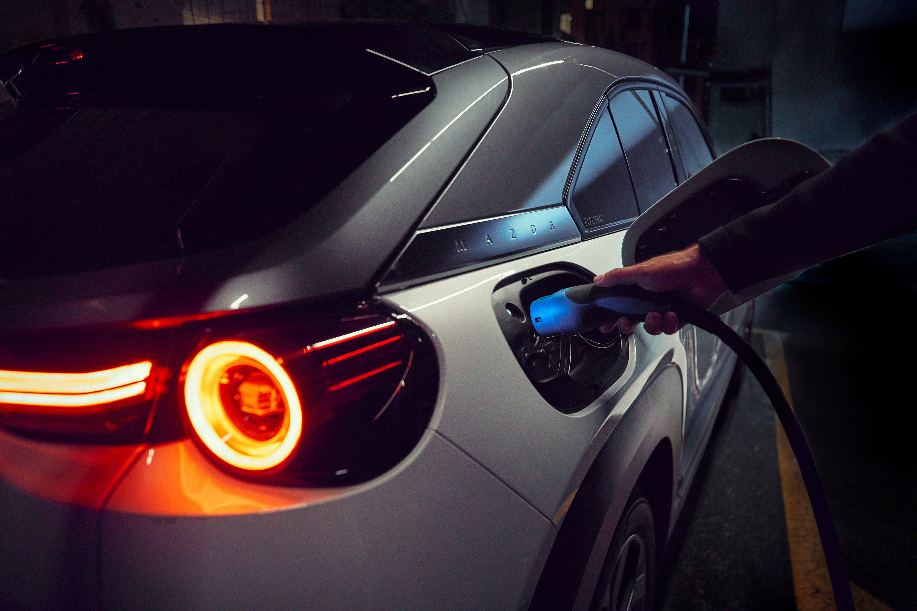 mazda cx80