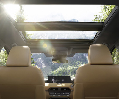 Mobil Dengan Sunroof: Kebebasan Cahaya di Kabin Mazda